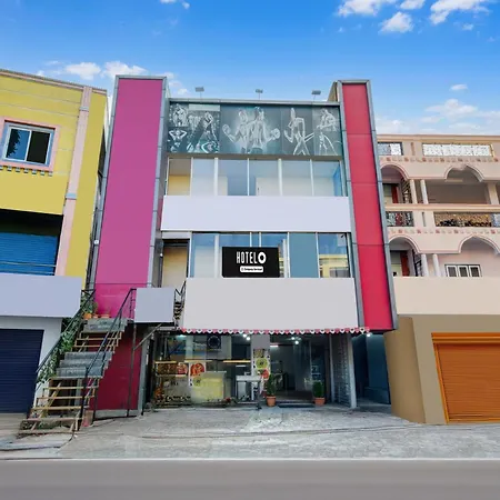 Super Hotel O Neredmet Road